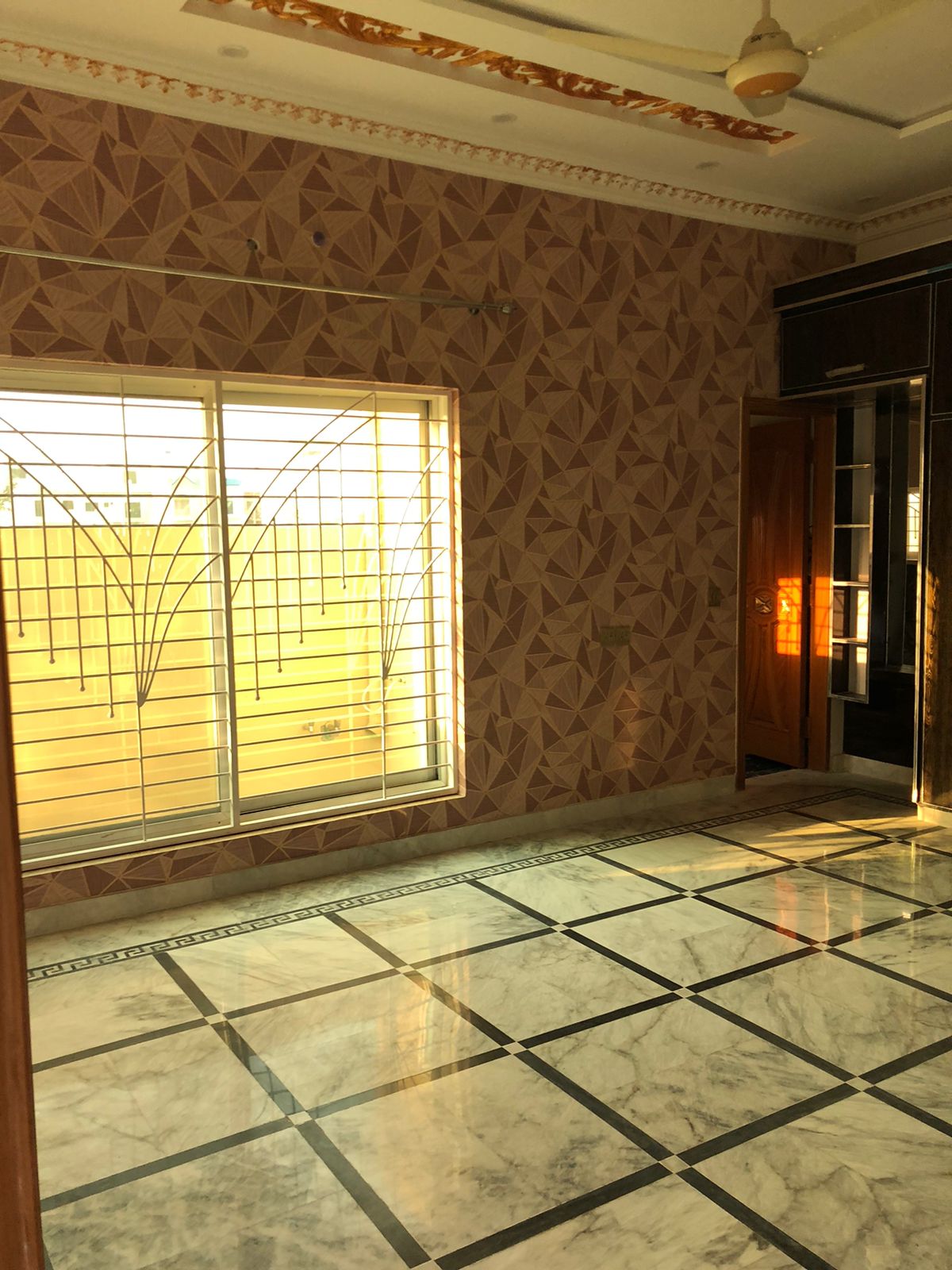 9 Marla Corner House for Sale in Platinum Block, Lahore