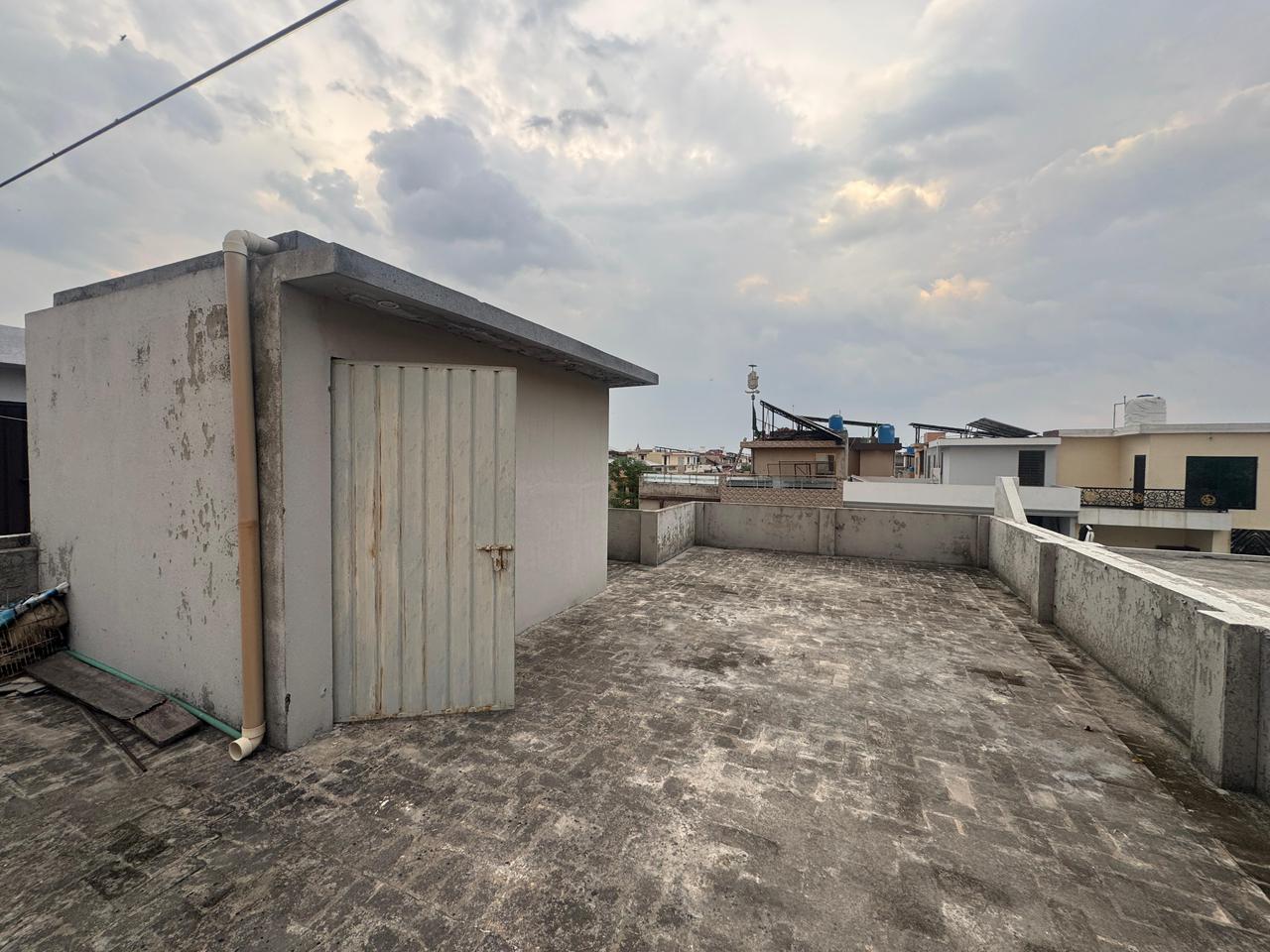 5 Marla Used House for Sale in Topaz Block, Park View City Lahore